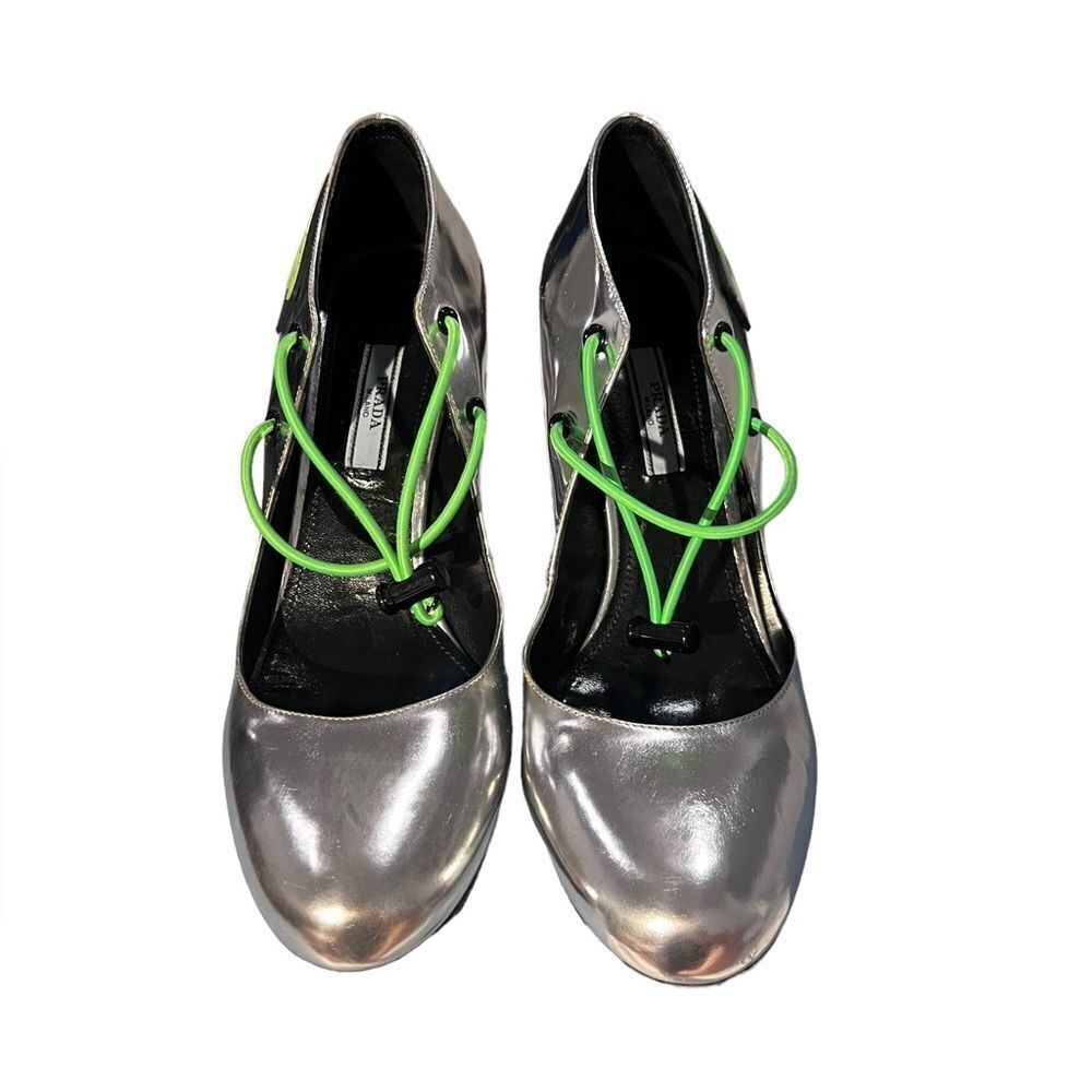 PRADA DRAWCORD PATENT-LEATHER PUMPS IN SILVER size EUR 39